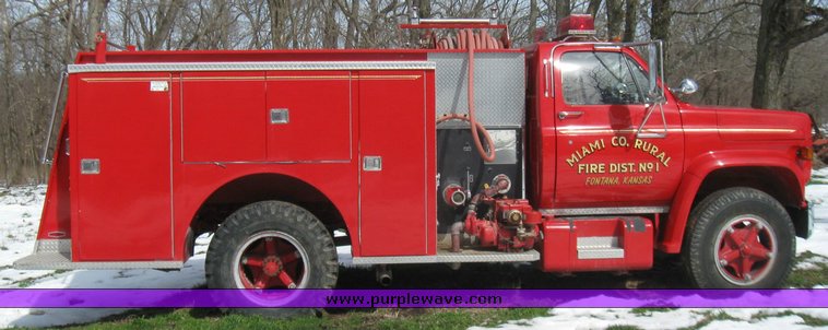 image for item 2097 1983 GMC fire tanker pumper