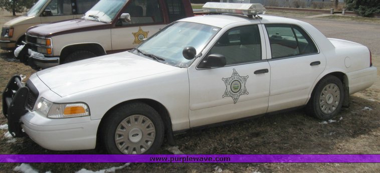 image for item 2108 2003 Ford Crown Victoria Police Interceptor