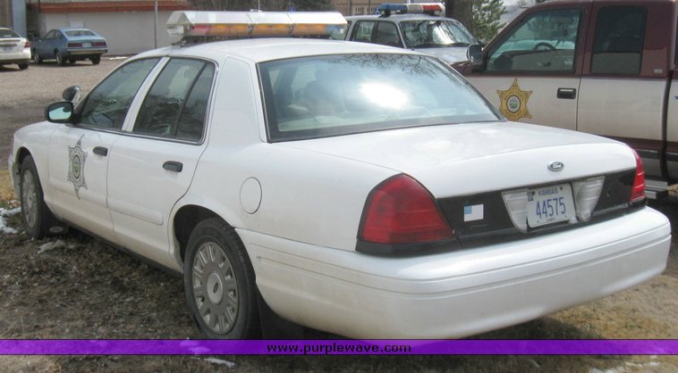 image for item 2108 2003 Ford Crown Victoria Police Interceptor