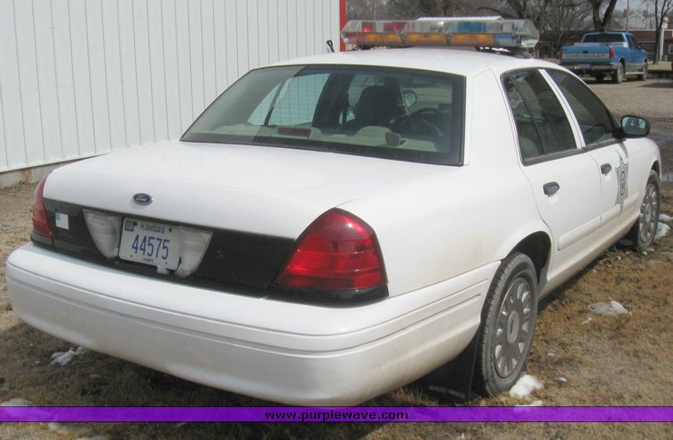 image for item 2108 2003 Ford Crown Victoria Police Interceptor