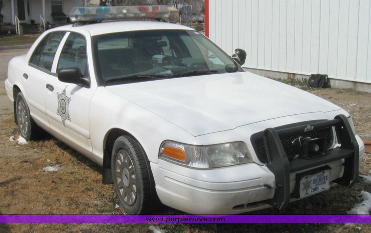 image for item 2108 2003 Ford Crown Victoria Police Interceptor