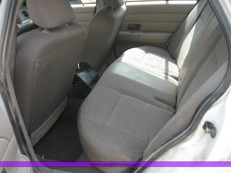 image for item 2108 2003 Ford Crown Victoria Police Interceptor