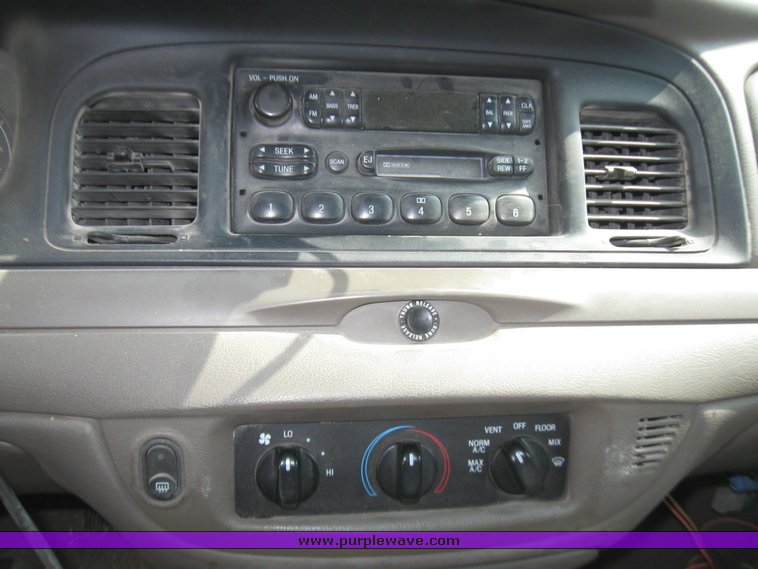 image for item 2108 2003 Ford Crown Victoria Police Interceptor