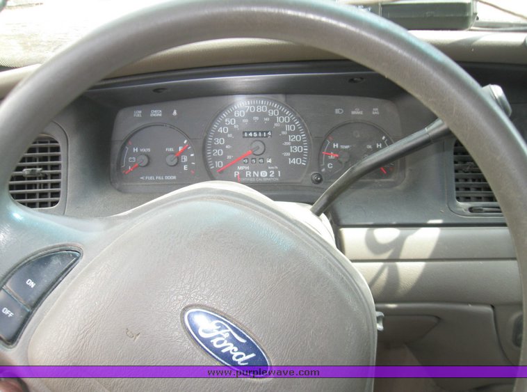 image for item 2108 2003 Ford Crown Victoria Police Interceptor