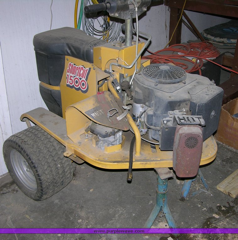 image for item 2121 1998 Excel Hustler 1500 short cut mower