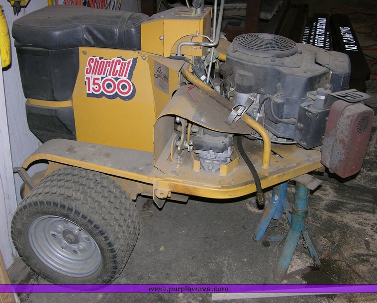 image for item 2121 1998 Excel Hustler 1500 short cut mower