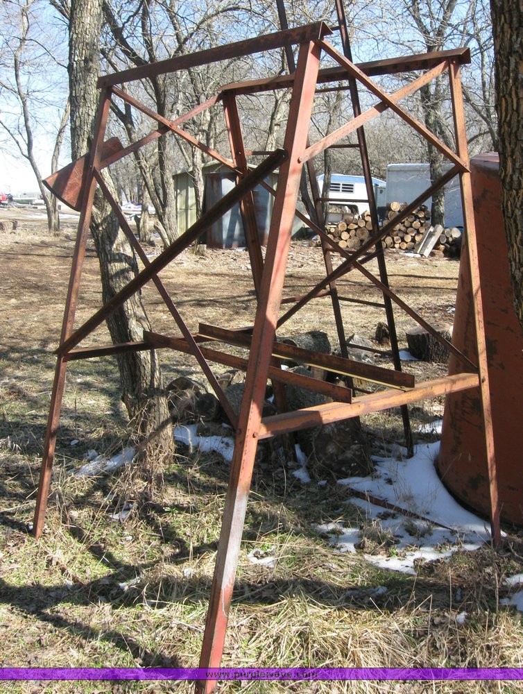 image for item 2126 300 gallon fuel tank on stand