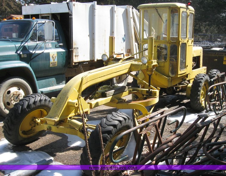 image for item 2127 1966 Galion road grader