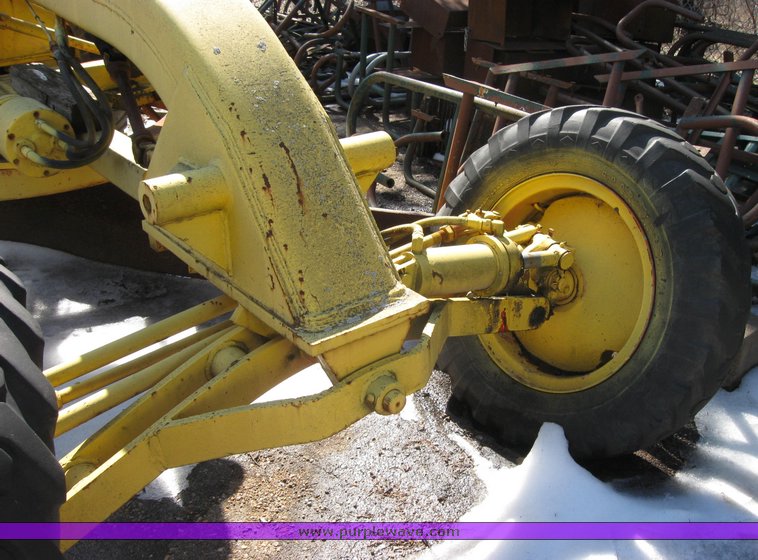 image for item 2127 1966 Galion road grader
