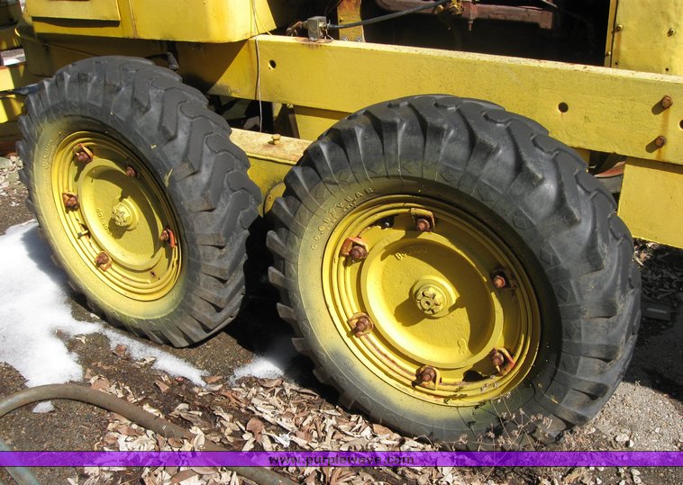 image for item 2127 1966 Galion road grader