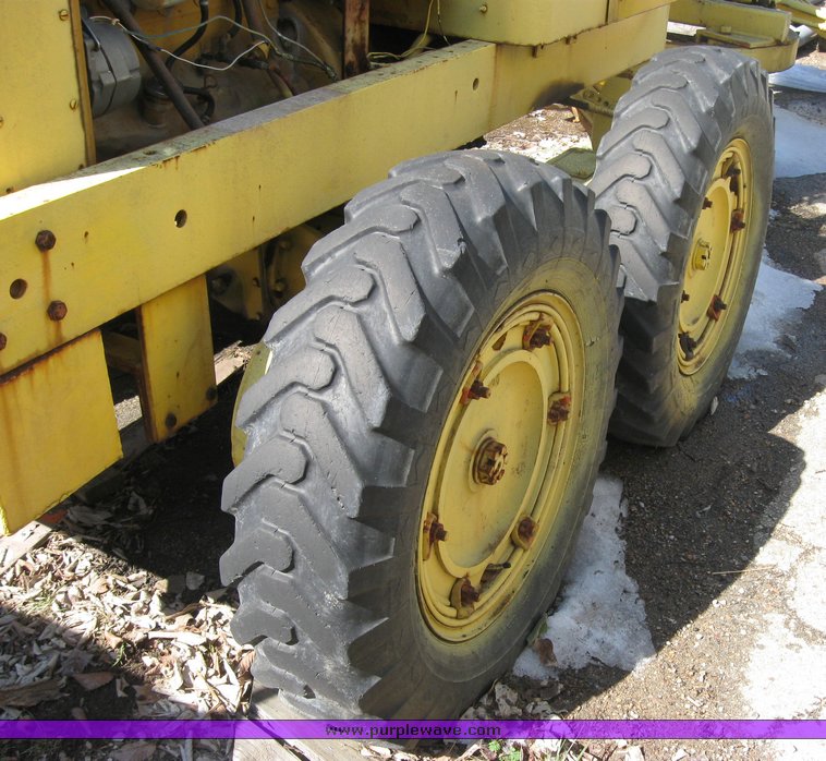 image for item 2127 1966 Galion road grader
