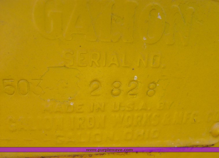 image for item 2127 1966 Galion road grader