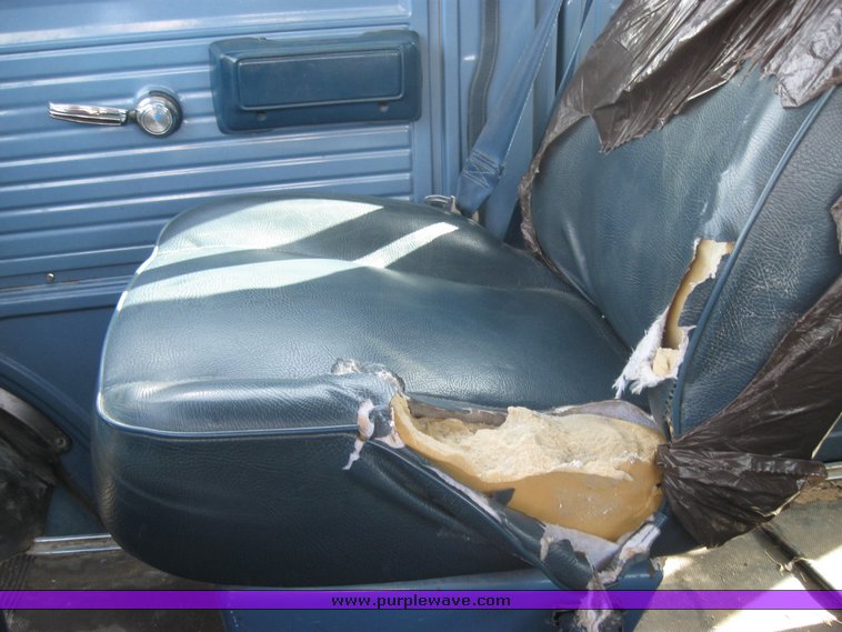 image for item 2137 1986 Chevrolet G30 sport van