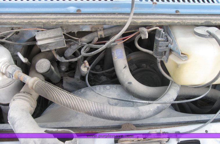 image for item 2137 1986 Chevrolet G30 sport van