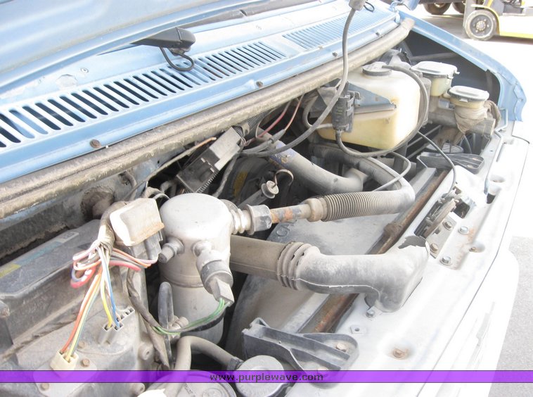 image for item 2137 1986 Chevrolet G30 sport van