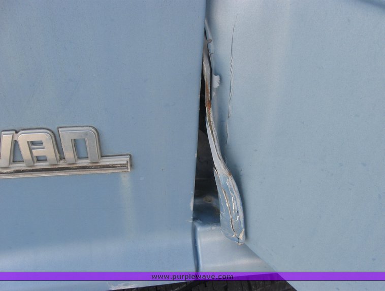 image for item 2137 1986 Chevrolet G30 sport van