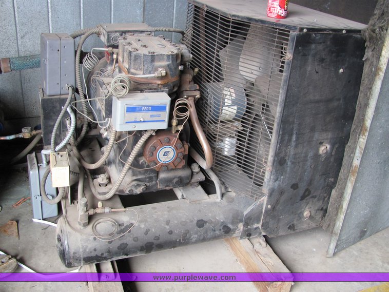 image for item 2940 Walk in freezer