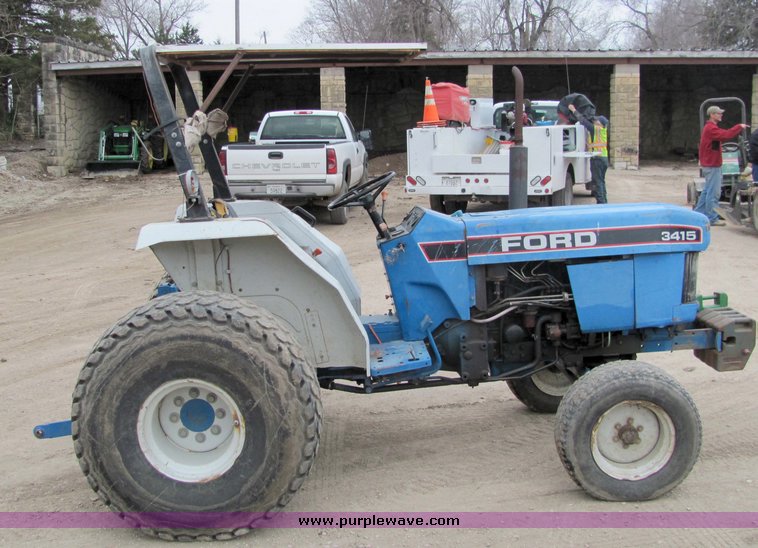 image for item 3111 Ford 3415 tractor