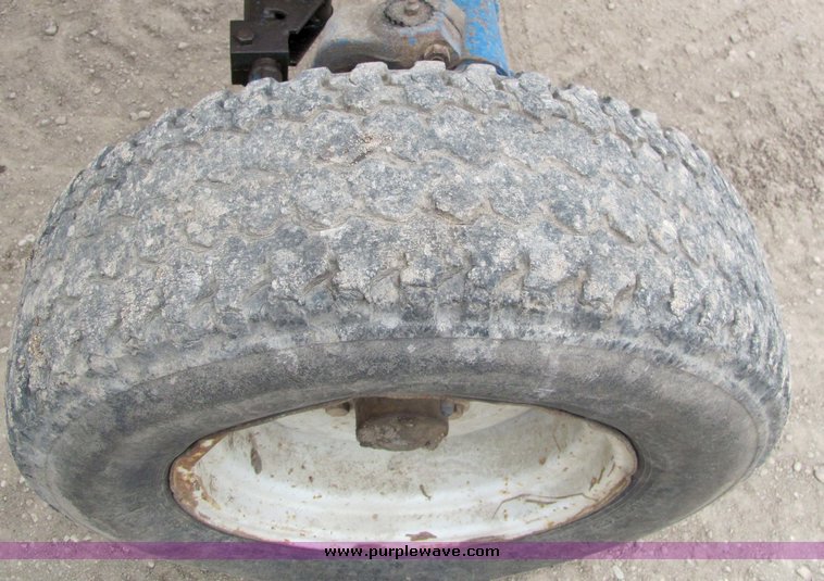 image for item 3111 Ford 3415 tractor