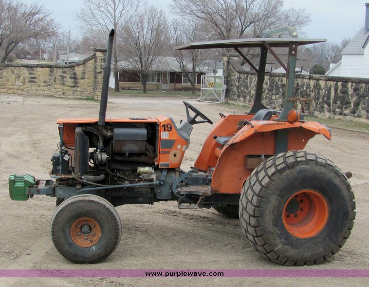 image for item 3112 Kubota L3750 tractor