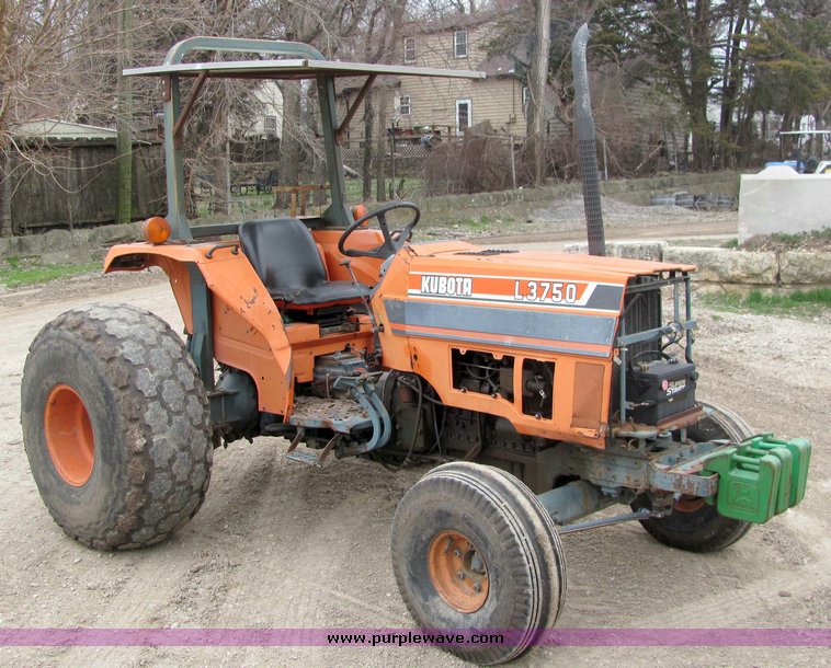 image for item 3112 Kubota L3750 tractor