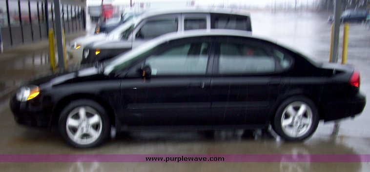 image for item 3181 2002 Ford Taurus SE