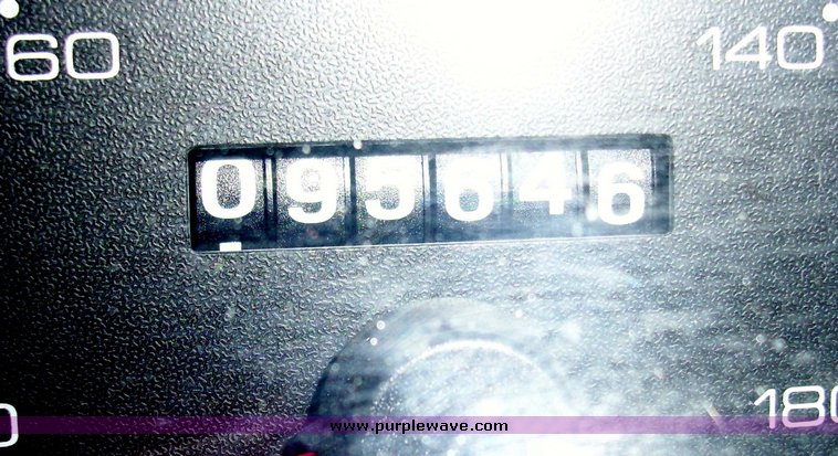 image for item 3181 2002 Ford Taurus SE