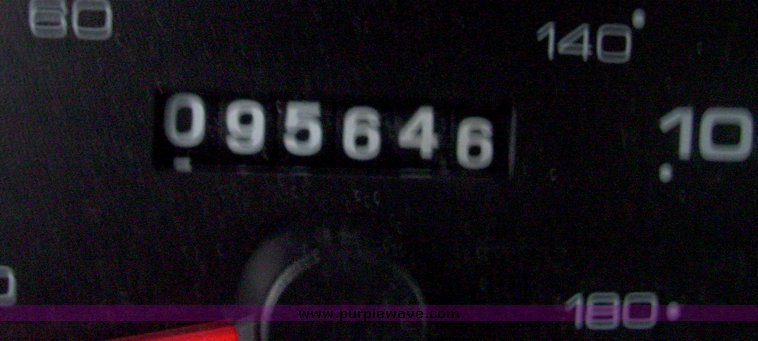 image for item 3181 2002 Ford Taurus SE