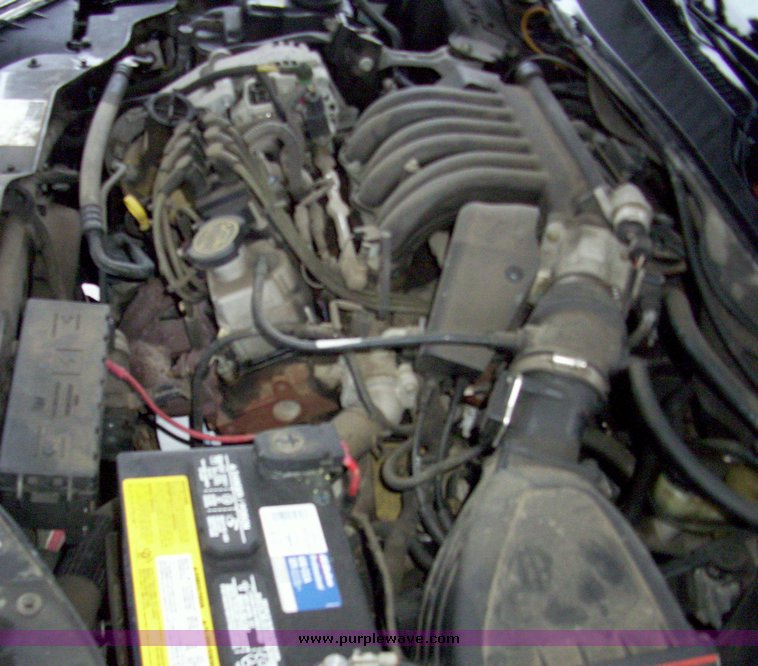 image for item 3181 2002 Ford Taurus SE