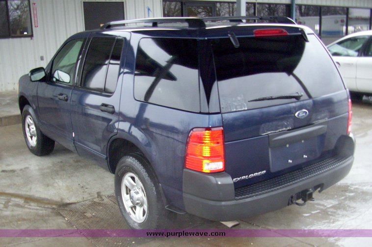 image for item 3182 2003 Ford Explorer