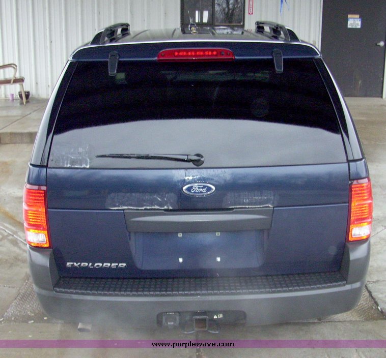 image for item 3182 2003 Ford Explorer