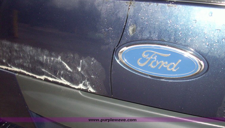 image for item 3182 2003 Ford Explorer