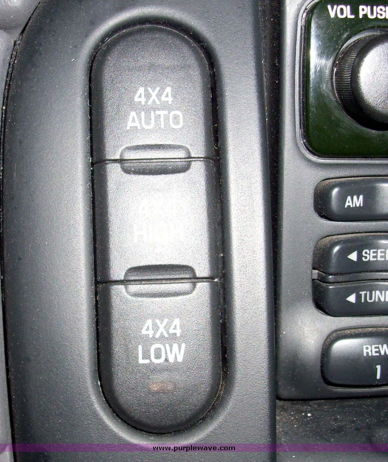 image for item 3182 2003 Ford Explorer