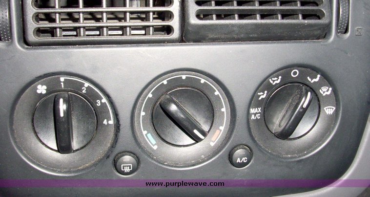 image for item 3182 2003 Ford Explorer