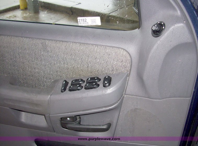 image for item 3182 2003 Ford Explorer