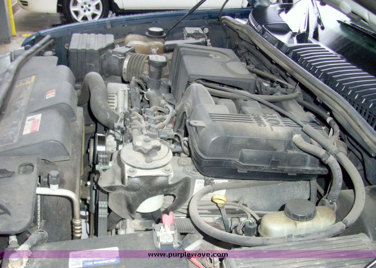 image for item 3182 2003 Ford Explorer