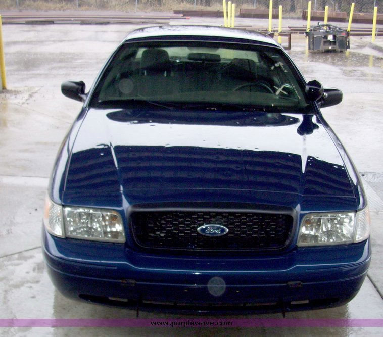 image for item 3183 2005 Ford Crown Victoria Police Interceptor