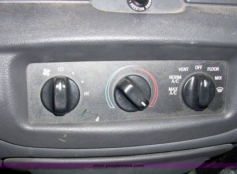 image for item 3183 2005 Ford Crown Victoria Police Interceptor