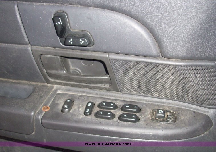 image for item 3183 2005 Ford Crown Victoria Police Interceptor