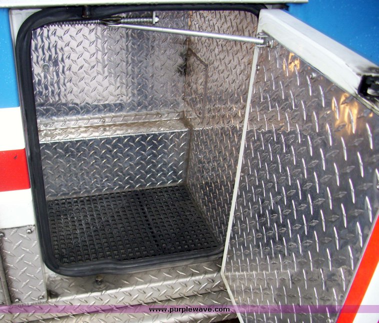 image for item 3184 2006 Ford E450 Super Duty ambulance