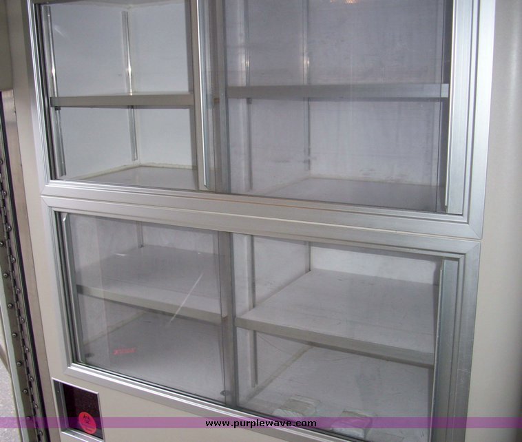 image for item 3184 2006 Ford E450 Super Duty ambulance