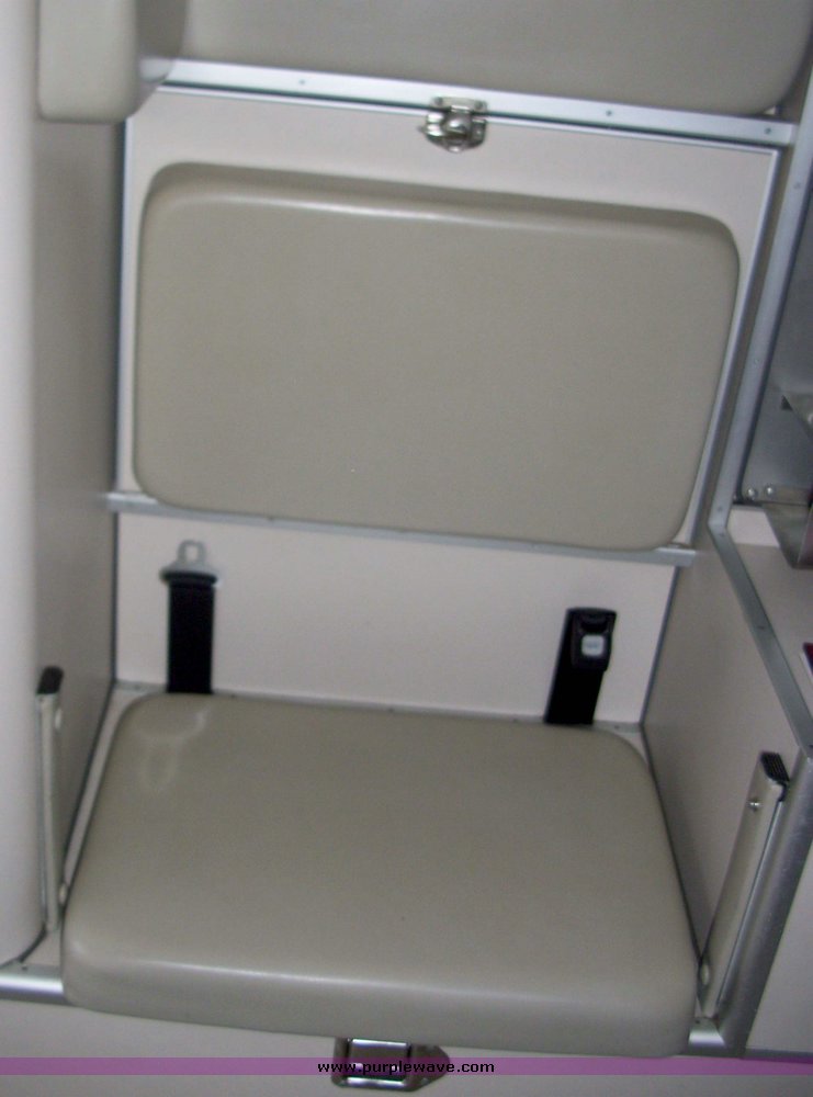 image for item 3184 2006 Ford E450 Super Duty ambulance