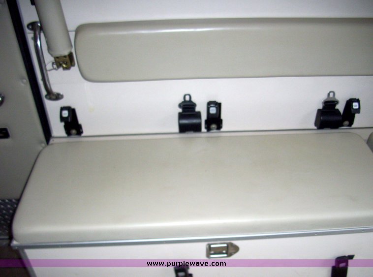 image for item 3184 2006 Ford E450 Super Duty ambulance