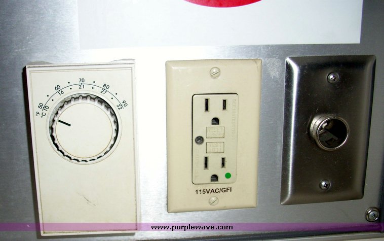 image for item 3184 2006 Ford E450 Super Duty ambulance