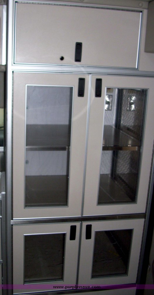 image for item 3184 2006 Ford E450 Super Duty ambulance