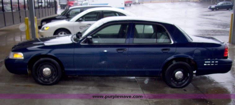 image for item 3185 2003 Ford Crown Victoria Police Interceptor