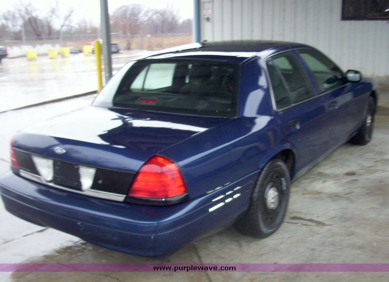 image for item 3185 2003 Ford Crown Victoria Police Interceptor