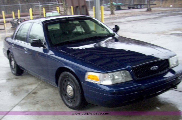 image for item 3185 2003 Ford Crown Victoria Police Interceptor