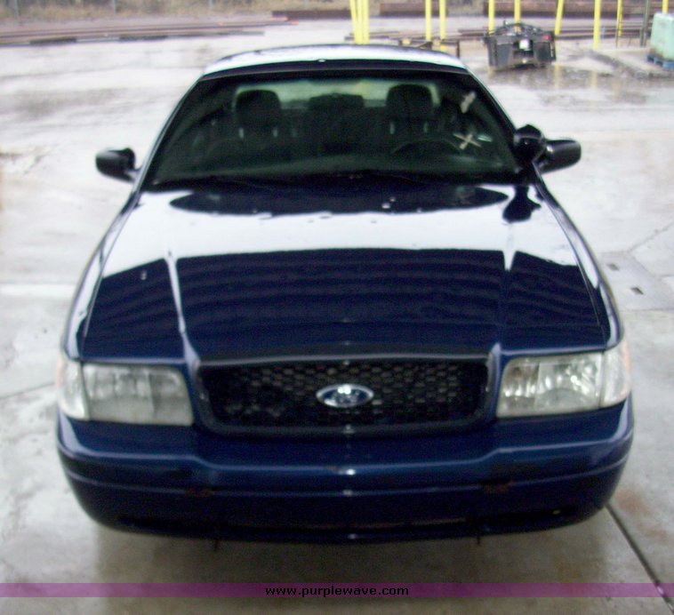 image for item 3185 2003 Ford Crown Victoria Police Interceptor