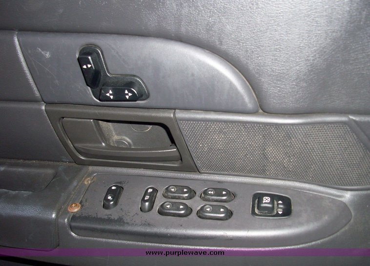 image for item 3185 2003 Ford Crown Victoria Police Interceptor